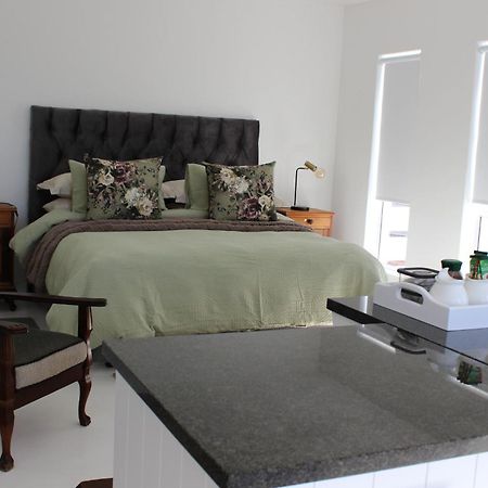Nivenia Beach House Bettys Bay Exterior photo