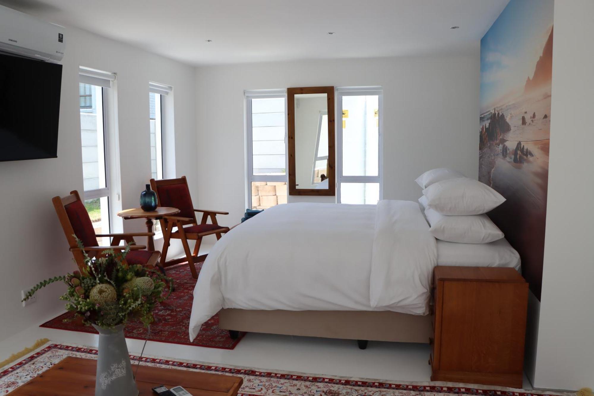 Nivenia Beach House Bettys Bay Exterior photo