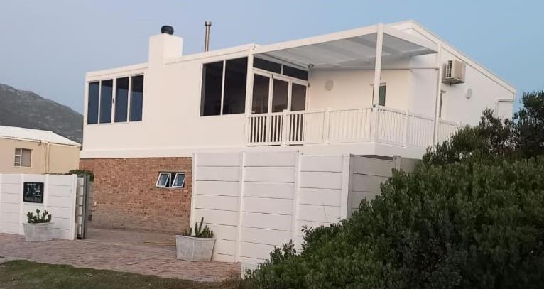 Nivenia Beach House Bettys Bay Exterior photo