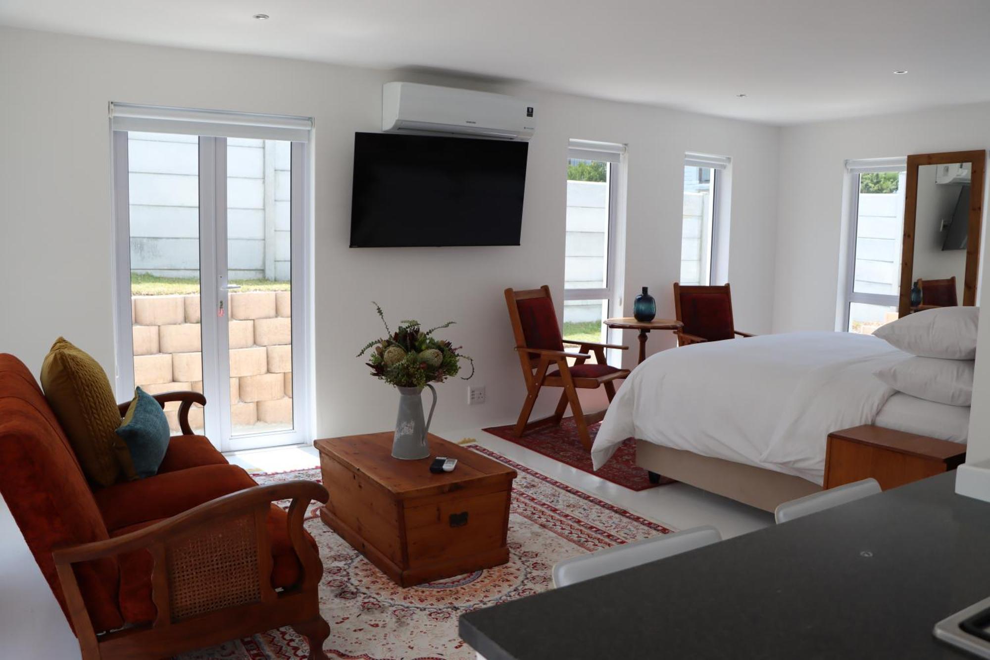 Nivenia Beach House Bettys Bay Exterior photo